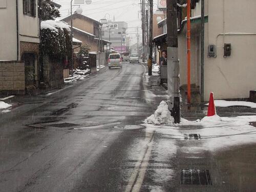 雪降り止まず